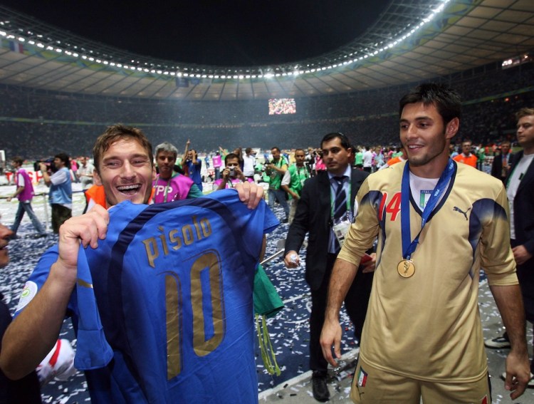 Italian midfielder Francesco Totti (L) a