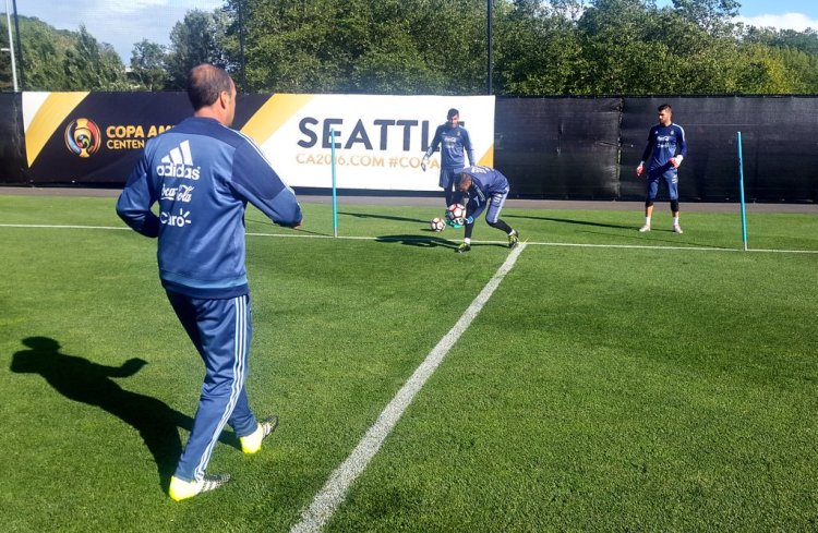 Ck4AXn3WkAA4Ejb.jpg large